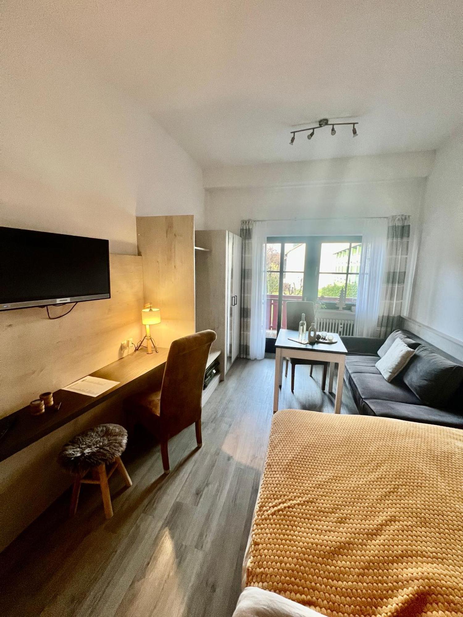 Wunderschoenes Apartment Mit Bademantelgang Zur Wohlfuehltherme Бад-Грисбах Экстерьер фото